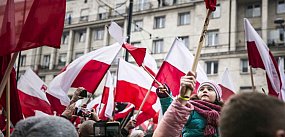 Łowiczanie na Marszu Niepodległości. Ostrzeżenie