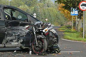 Wypadek w Kompinie. Poszkodowany motocyklista-12559