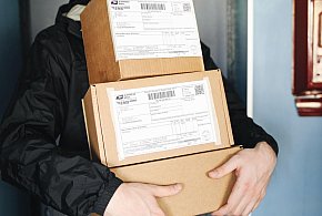 Uważaj na te przesyłki! Oszuści wymyślili nową metodę-330074