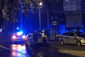 Kilka radiowozów policji i karetka. Co się stało na Armii Krajowej?-330398