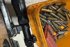 Narkotyki, broń i amunicja u 46-latka. Akcja policji-330673