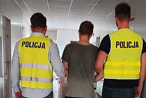 Internetowy oszust w rękach policjantów-331863