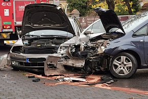 AKTUALIZACJA Zderzyli się na ruchliwej ulicy w centrum Łowicza FOTO-332028