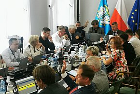 Łowicz. Jaki ma być realny wzrost podatków?-332273