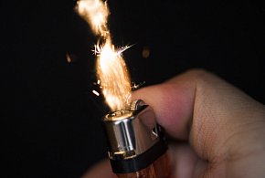 Zemsta czy głupota? 39-latek podpalił samochód i został zatrzymany przez policję-332474