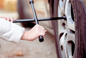 Z pozoru drobiazg, a może skończyć się tragedią. Urząd ostrzega kierowców-332951