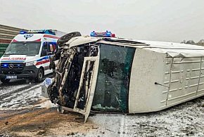 Kolizja na A2. Mercedes uderzył w ciężarową Scanię-333569