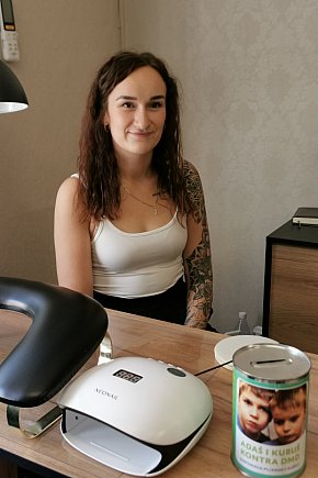 Akcja charytatywna w salonie Przystań Piękna w Łowiczu-12327
