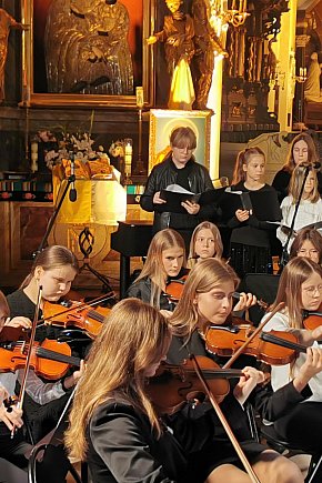 Koncert Papieski w łowickiej katedrze-12514