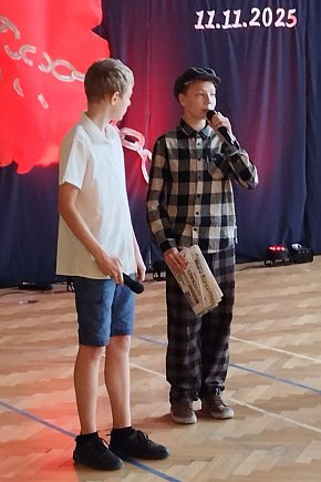 Łowicz. Uroczystości patriotyczne w SP 3-12596