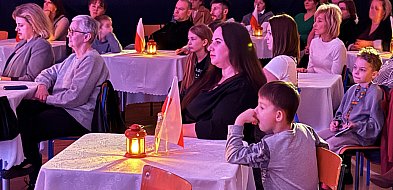 Patriotyczne w SP 4. Uczniowie przywołali ducha niepodległości-333413