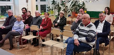 Zebranie burmistrza z mieszkańcami osiedla Starzyńskiego. Problem z parkingami-333915