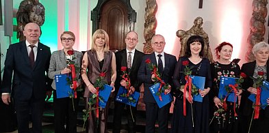 Powiat nagrodził nauczycieli i dyrektorów FOTO FILM-331665