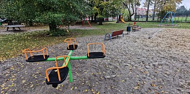 Plac zaabw przy Mickeiwicza czeka na nowe urządzenia. Ale jest problem!-331842