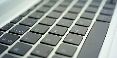 Dzień dobry, tu Łowiczanin.info! DZISIAJ OBCHODZIMY DZIEŃ CAPS LOCKA-331989