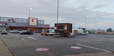 Latarnie świeciły nawet w dzień. Kaufland w Łowiczu tłumaczy, co poszło nie tak-332708