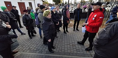 Przewodnicy PTTK zabiorą nas na spacer po łowickich cmentarzach-332735