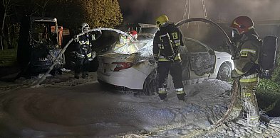 Po pożarze aut na os. Konopnickiej. Czy sprawą zajęła się policja?-332852