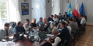 Łowicz. Radni niemal jednomyślni. Jest zgoda na sprzedaż działki na Kaliskiej-333188