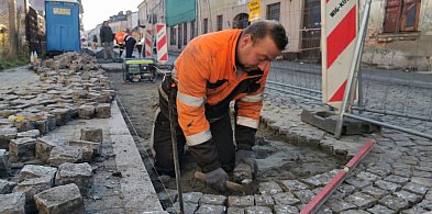 Utrudnienia w centrum Łowicza. Przejedziesz ale zachowaj ostrożność-333398