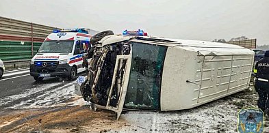 Kolizja na A2. Mercedes uderzył w ciężarową Scanię-333569