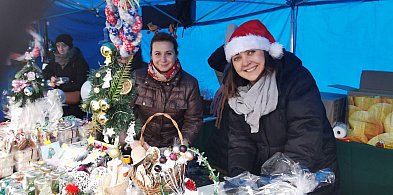 600 paczek trafi do dzieci na pierwszym świątecznym jarmarku w tym roku!-333693