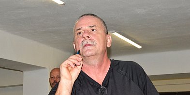 Artur Siekierski prowadzi stawkę-330636