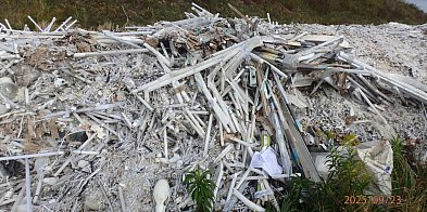 Igrają z naszym zdrowiem. Wyrzucili tysiące świetlówek-330775