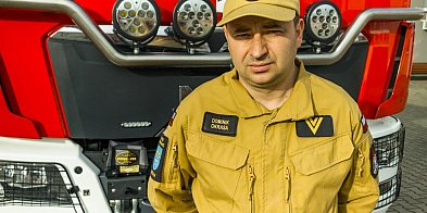 Uratował starszą kobietę z płonącego domu-332076