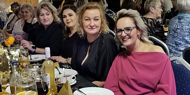 Gospodynie integrują się w Wyborowie. Bawi się 120 osób-332957