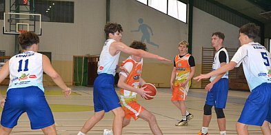 Trudna lekcja dla łowickich juniorów-333317