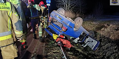 Golf dachował, kierująca w szpitalu!-333428