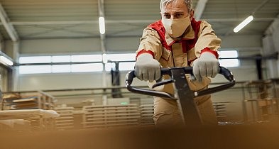 Od urzędu po produkcję – sprawdź, kto teraz szuka pracowników w Łowiczu -330752