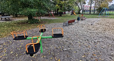 Plac zaabw przy Mickeiwicza czeka na nowe urządzenia. Ale jest problem!-331842