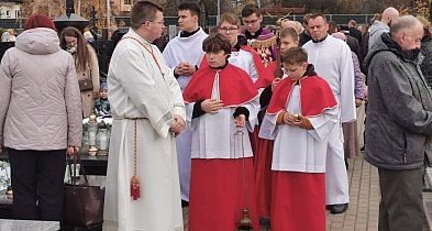 Piekło myślenia tylko o sobie. Mocne słowa na cmentarzu w Łowiczu-332546