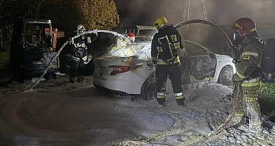 Po pożarze aut na os. Konopnickiej. Czy sprawą zajęła się policja?-332852