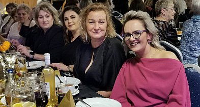 Gospodynie integrują się w Wyborowie. Bawi się 120 osób (DUŻO ZDJĘĆ)-332957