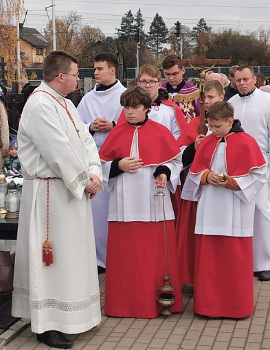 Piekło myślenia tylko o sobie. Mocne słowa na cmentarzu w Łowiczu-332546