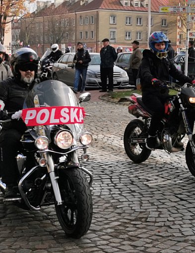 Motocykle w biało-czerwonych barwach wyruszą z Łowicza! Wypatruj ich na trasie-332759