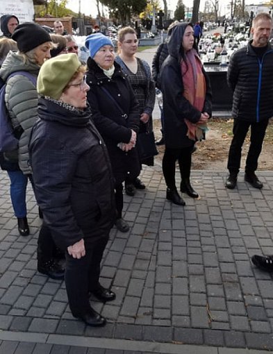 Przewodnicy PTTK zabiorą nas na spacer po łowickich cmentarzach-332735