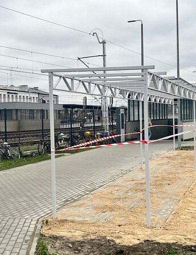 Nowa konstrukcja przy dworcu Łowicz Główny. Co to jest?-333365