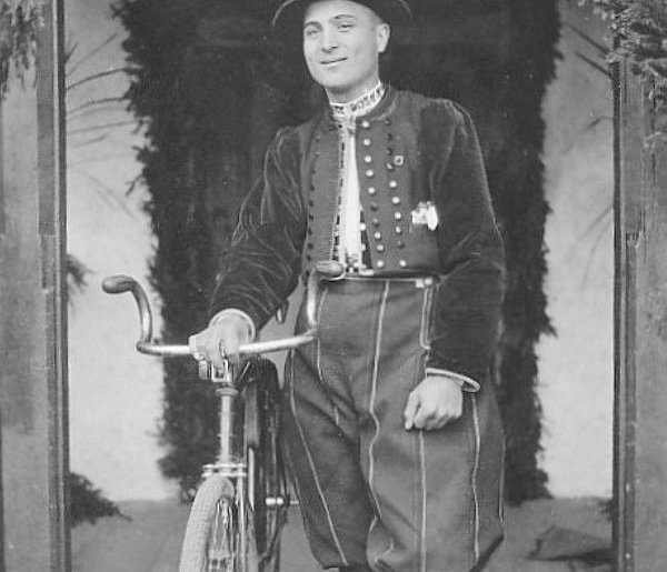 Jedna chałupa i troje etnografów. O Henryku Świątkowskim i jego żonach-332094