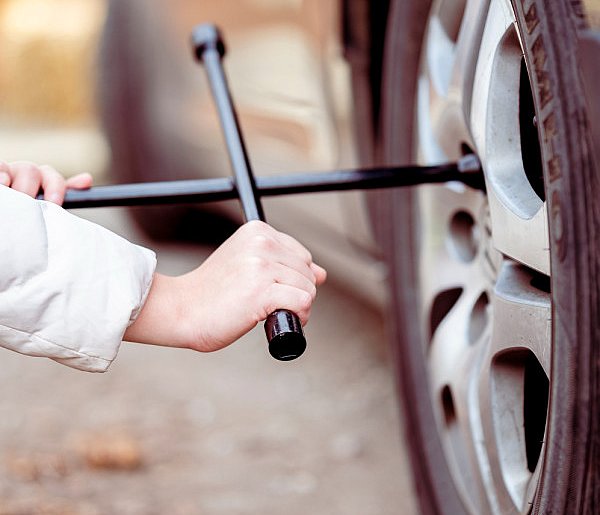 Z pozoru drobiazg, a może skończyć się tragedią. Urząd ostrzega kierowców-332951