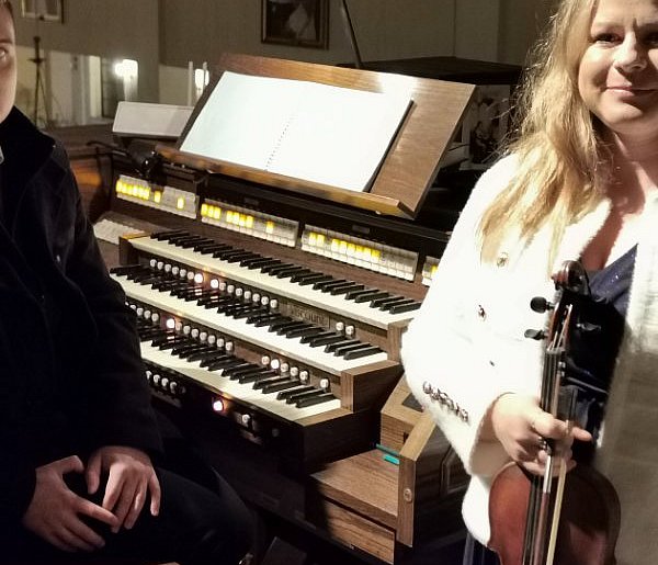 Muzyka skrzypiec i organów wypełniła kościół Dobrego Pasterza w Łowiczu-332960