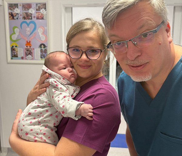 Uratowali niewiarygodnie małe dziecko. W Łowiczu z nimi współpracują-333227