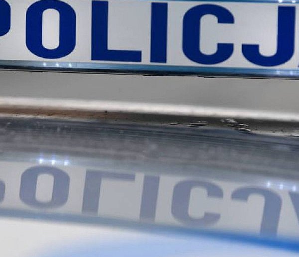 Trzy samochody zderzyły się na ul. Warszawskiej w Strykowie-333996