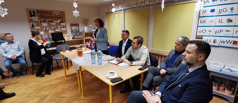 Łowicz. Zebranie mieszkańców osiedla-4814