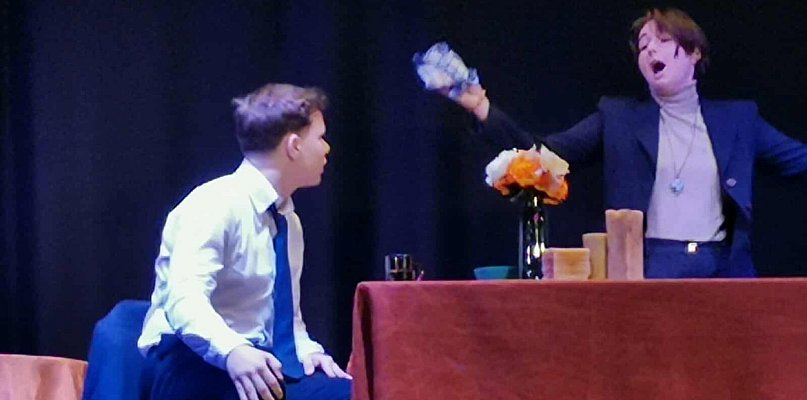 Łowicz. W szkole pijarskiej trwa święto teatru. Młodzież podejmuje ważny temat - 333536