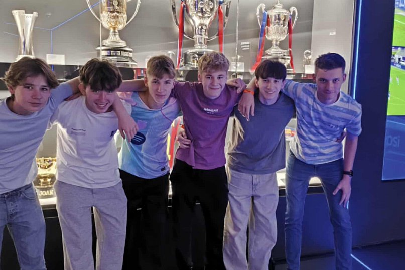 Uczniowie I LO w Łowiczu zwiedzili Francję i Hiszpanię