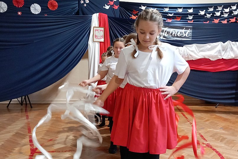 Łowicz. 11 Listopada w SP1